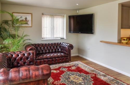 Strumpshaw House | Swallowtail Lodge