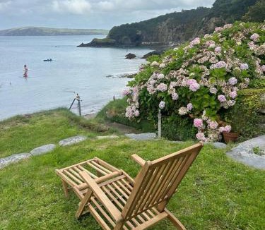 Dinas Cross House | Swn Y Mor