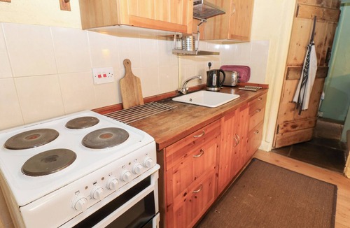 Kirkby Stephen Cottage | SYCAMORE TREE FARM, pet friendly, with open fire in Ravenstonedale