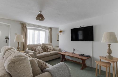Corfe Castle Village House | Tavern Way