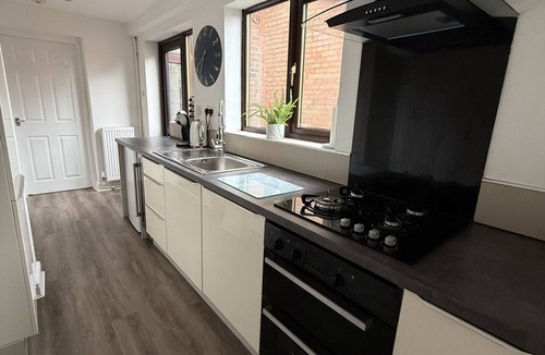 Tettenhall House | Tettenhall Village Terrace