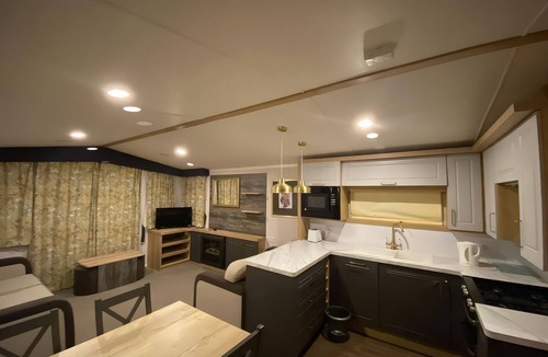 Isle of Grain Cottage | Thameside