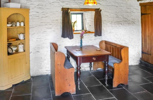 Llanybydder House | Thatched Cottage - Uk50261