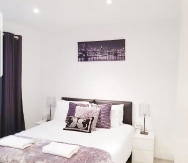 Ponders End Bed & Breakfast | The 55