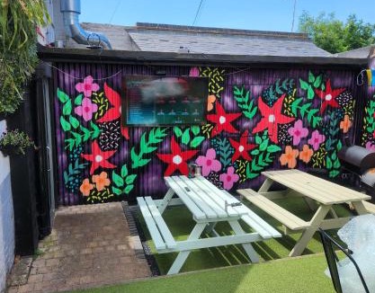 Hitchin House | The Albert Pub