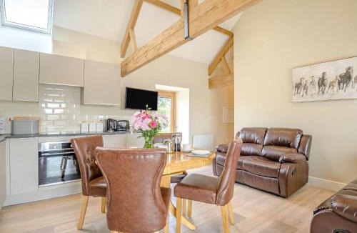 Trowbridge House | The Ash - Arnolds Hill