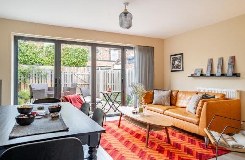 Heworth House | The Backyard No.2