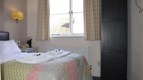 Collingbourne Kingston Hostel | The Barleycorn Inn