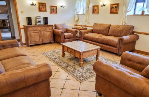 Leek House | The Barn - B6206A