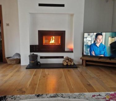 Newbridge House | The Barn