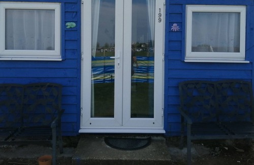 Warden Ski Chalet | The Beach Hut Home From Home in Leysdown on Sea