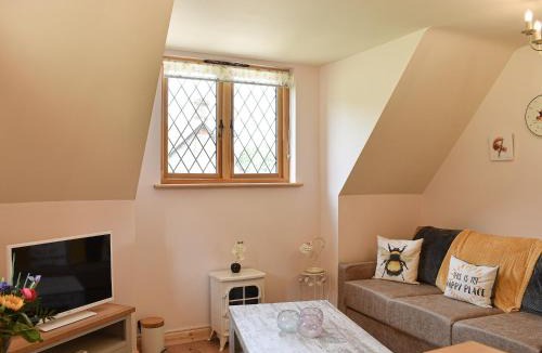 Chard House | The Bee Hive
