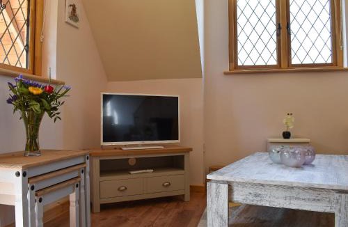 Chard House | The Bee Hive