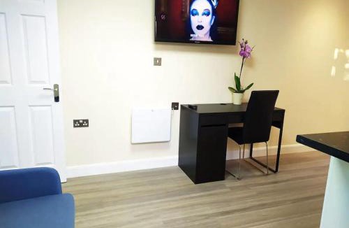 Headington Apartment | The Beech Flat - Self contained one bedroom flat with parking