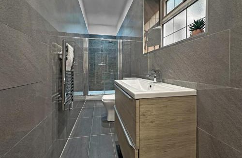 Stourbridge Apartment | The Bell