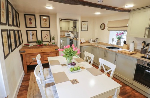 Broadway Cottage | The Bindery