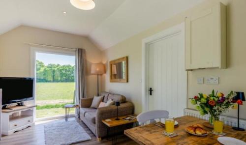 Abbess Roding House | The Bolthole