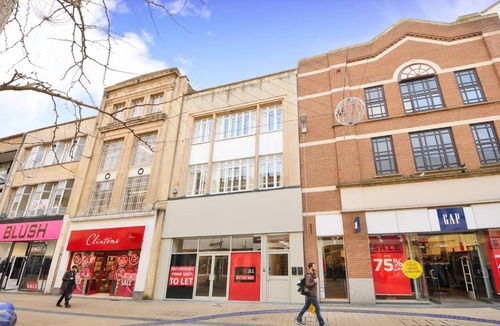 Bristol City Centre Apartment | The Broadmead Forest - Spacious City Centre 3BDR Apartment