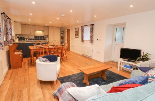 Eastgate House | The Byre