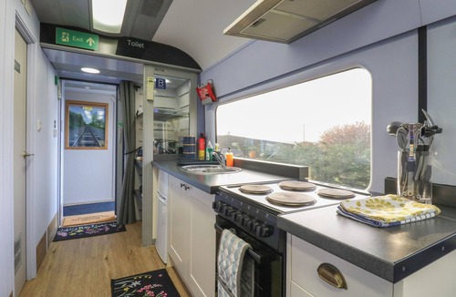Ely Cottage | THE CARRIAGE ELY PADDINGTON, pet friendly, with hot tub in Ely