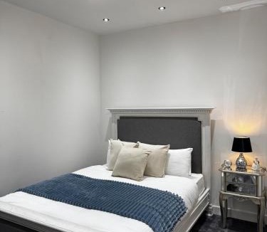 Old Trafford House | The Central Haven