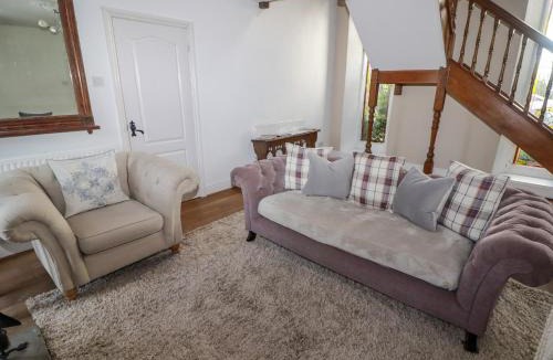 Dol-y-Gaer House | The Chapel