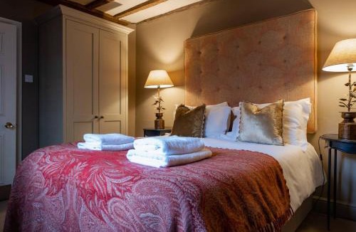 Salisbury Hotel | The Chapter House