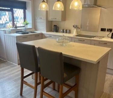 Coalpit Heath House | The Coach House Stylish spacious retreat with secure parking