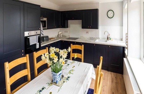 Chipping Campden House | The Courtyard overlooking Kiftsgate Court Gardens