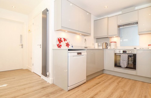 Helston Cottage | The Crest