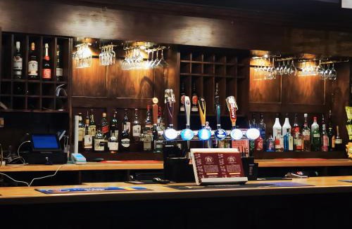 Stone Hotel | The Crown Hotel