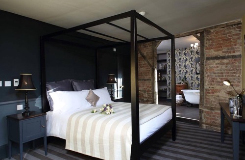 Abingdon Hotel | The Crown & Thistle, Abingdon, Oxfordshire – Acorn Pubs