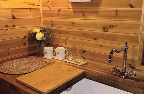 Mappleton Cottage | The Damselfly