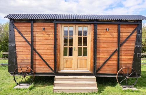 Mappleton House | The Damselfly