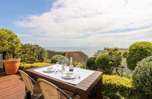 Ventnor Apartment | THE DECK STUDIO, romantic, luxury holiday cottage in Ventnor