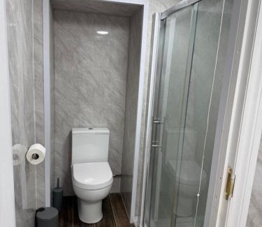 Holyhead House | The Dublin Packet Double Room Number 8