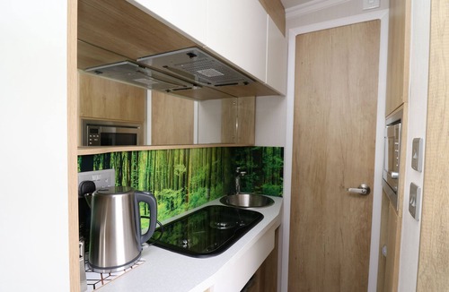 Rhayader Cottage | The Fox Den - a camping pod that sleeps 4 guests in 1 bedroom