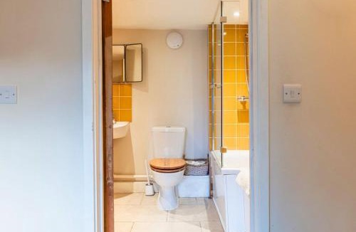 Leafield House | The Gamekeeper's Cottage Stunning 2 Bed