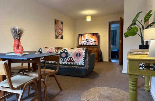 Cheddar Apartment | The Garden Haven