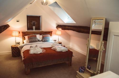 Montgomery House | The Granary