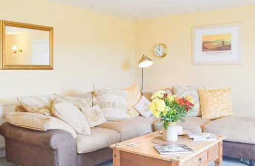 Milford Haven House | The Hays