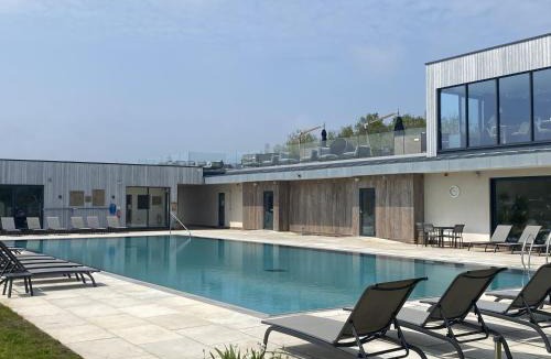 Holworth House | The Hide