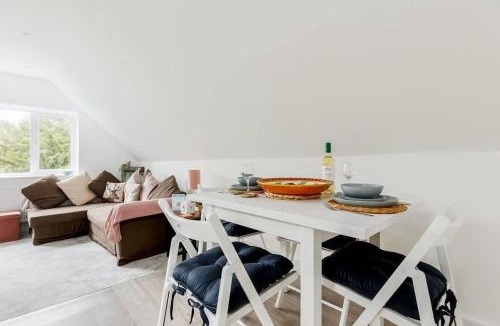 Corfe Castle Apartment | The Hideout - 20-Minute Walk to Bournemouth Gardens