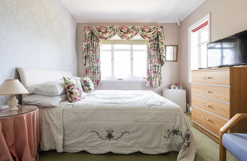 Earls Barton Bed & Breakfast | The Hillcrest