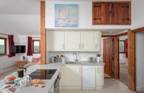 St. Wenn House | The Hut