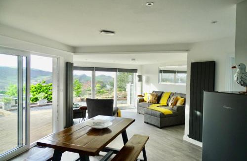 Hele House | The Kite, Upper Torrs View