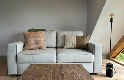Henley Apartment | The Loft, 1 bed space with private parking