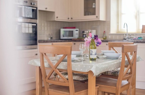 Amroth Cottage | The Longhouse, holiday home Amroth, Sleeps 2, 1 bedrooms, bathrooms