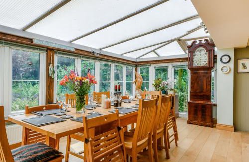 Irstead House | The Mowle