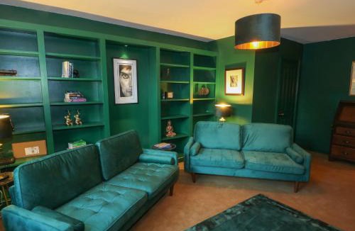 Whitchurch House | The Nook